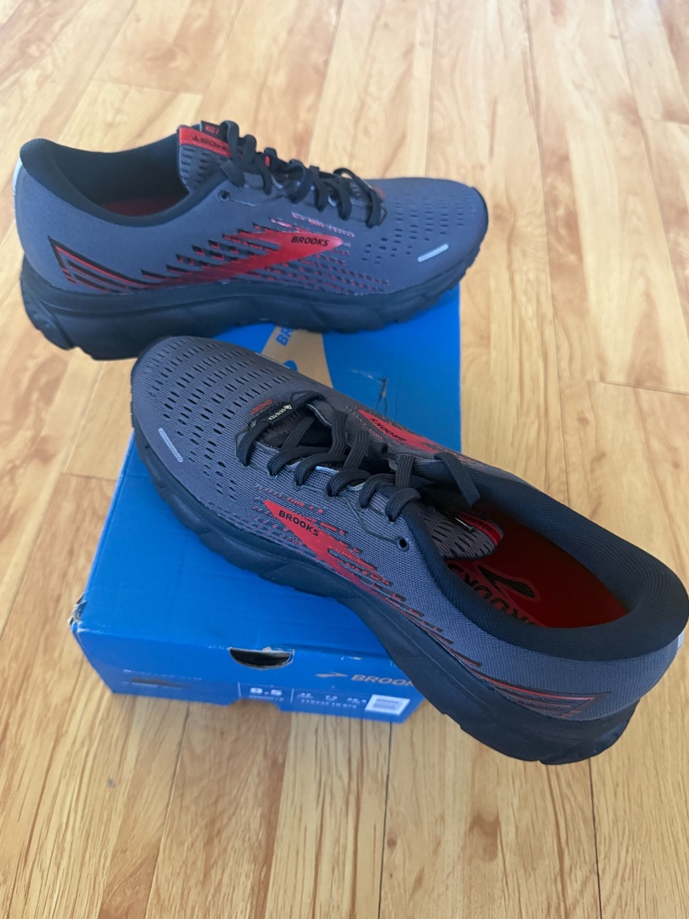 Brooks Ghost 13 GTX Mens 8.5 Waterproof Running Shoes Black Ebony Red 110342